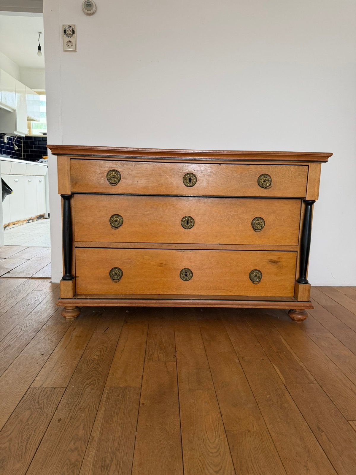 Antieke eiken Empire kast origineel., Huis en Inrichting, Kasten | Ladekasten, Empire, Eikenhout, Zo goed als nieuw, 3 of 4 laden