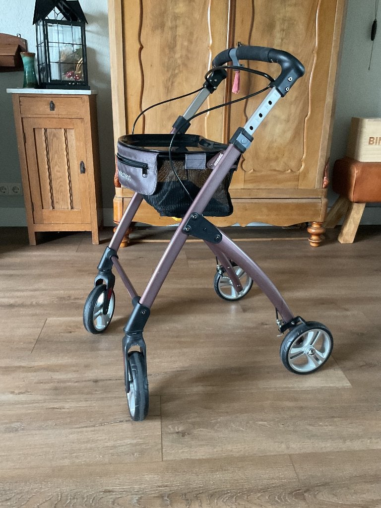 Rolator (binnen), Diversen, Rollators, Zo goed als nieuw, Lichtgewicht, Ophalen