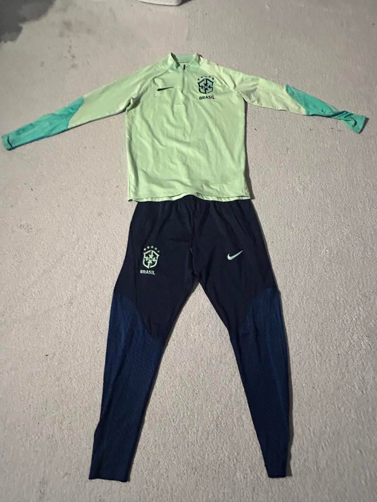 Nike Brazilië Trainingspak - Zo goed als nieuw, Ophalen, Maat 52/54 (L), Zo goed als nieuw, Voetbal