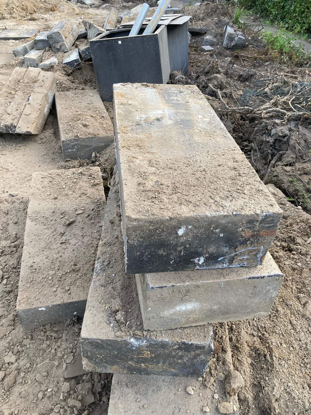 Gratis: 12 massieve betonnen traptreden (100x20x40 cm), Tuin en Terras, Ophalen, Gebruikt, Overige typen, Minder dan 5 m²