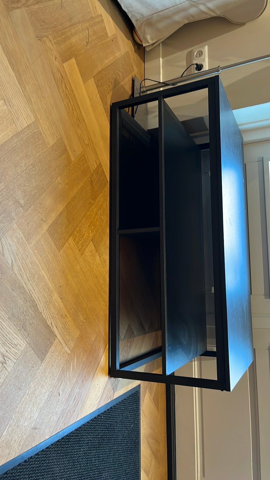 Lage zwarte tafel, Huis en Inrichting, Tafels | Salontafels, 100 tot 150 cm, Zo goed als nieuw, Modern, Minder dan 50 cm