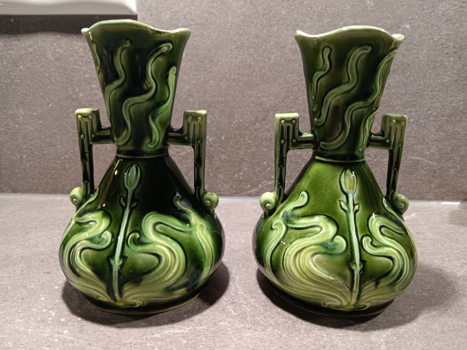 Art Nouveau Vazen - Groen Keramiek (Set van 2), Antiek en Kunst, Ophalen