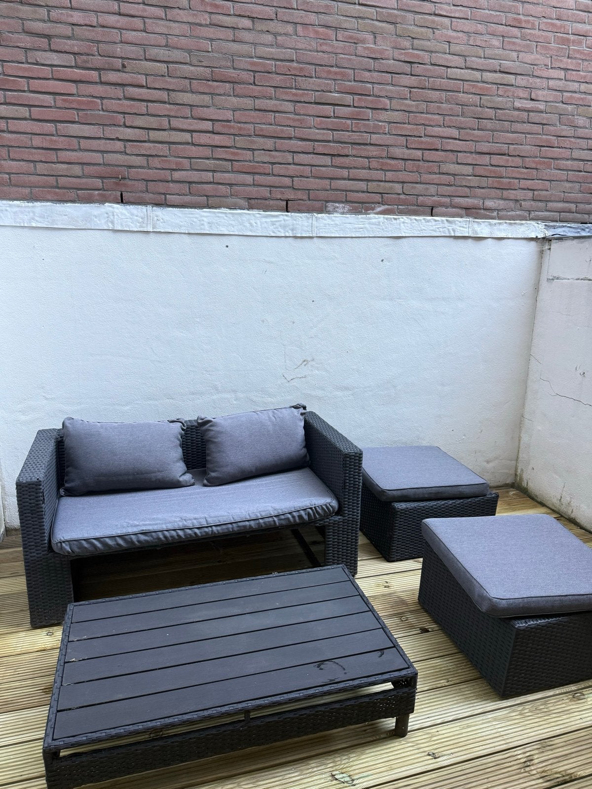 Loungeset met 2-zitsbank en tafel, Ophalen, 4 zitplaatsen, Gebruikt, Loungeset