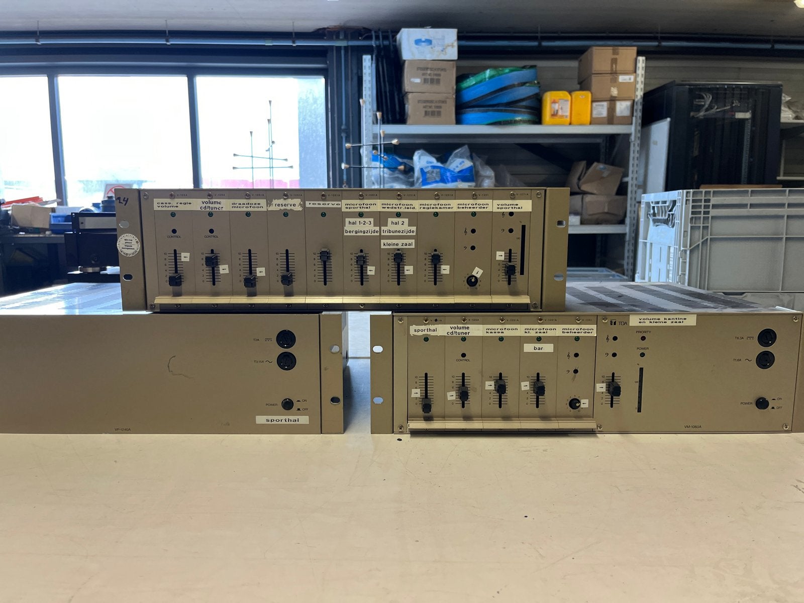 Vintage TOA PA installatie – VP-1240A 240W VM-1060A V-1000A, Ophalen, Gebruikt, Audio