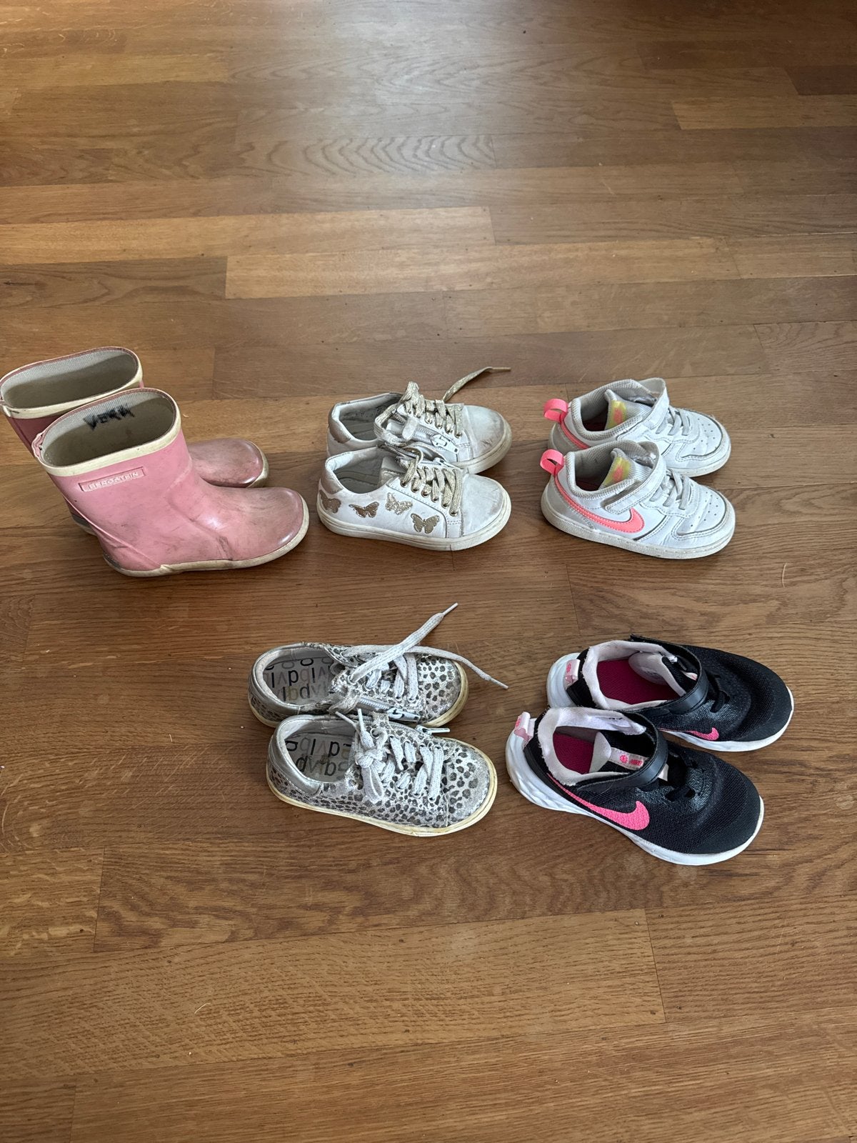 Meisjes schoenen pakket maat 25: Bergstein, Nike en meer, Ophalen, Gebruikt, Meisje, Laarzen