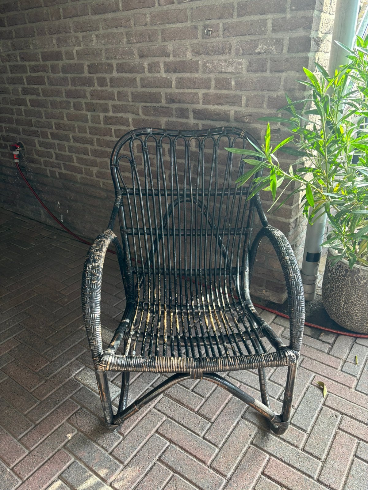 Retro stoel voor binnen/buiten, Huis en Inrichting, Stoelen, Ophalen, Zo goed als nieuw, Bruin, Eén