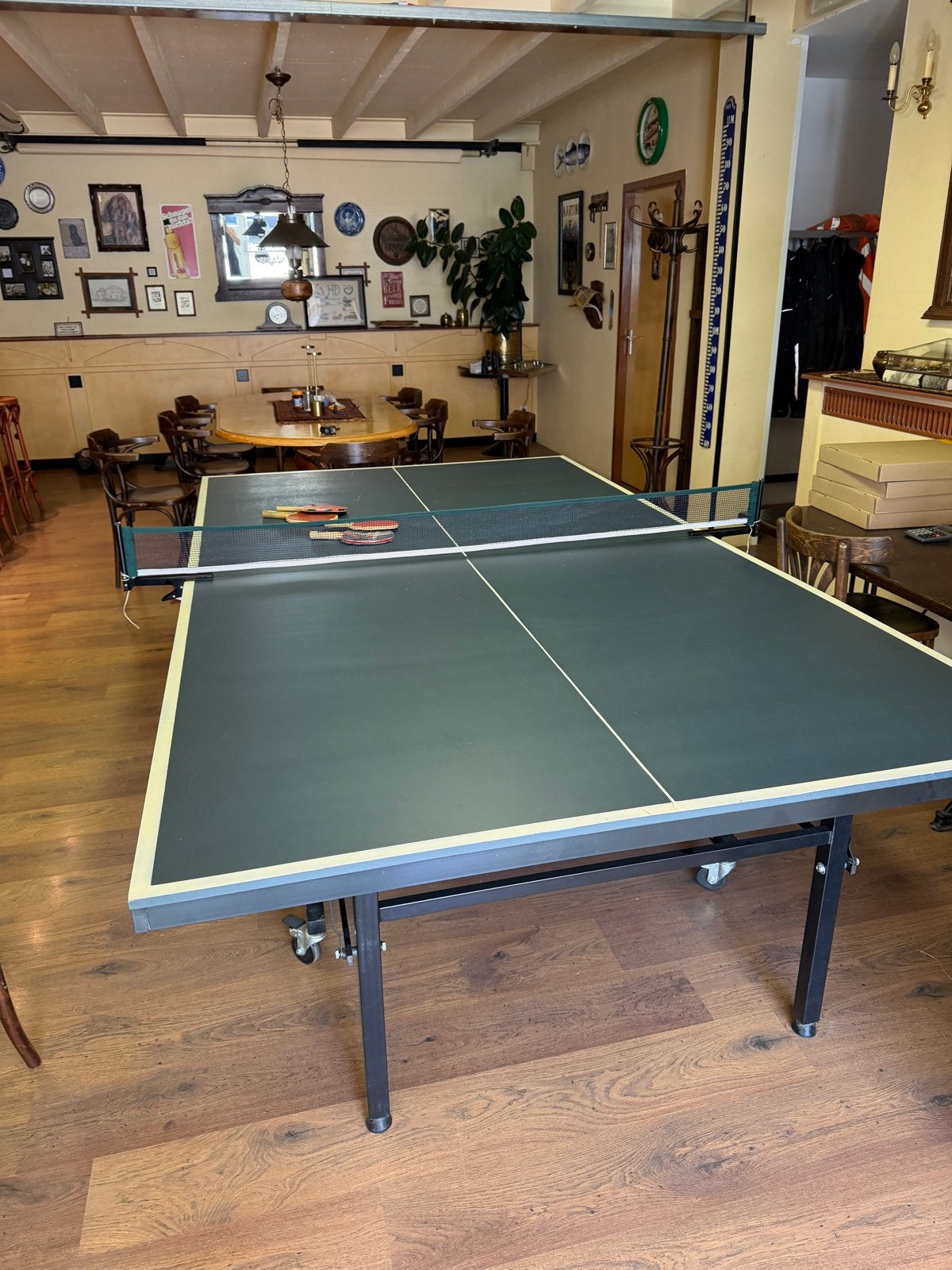 Tafeltennistafel/pingpongtafel opklapbaar + net en 4 batjes, Sport en Fitness, Tafeltennis, Ophalen, Zo goed als nieuw, Tafel Indoor