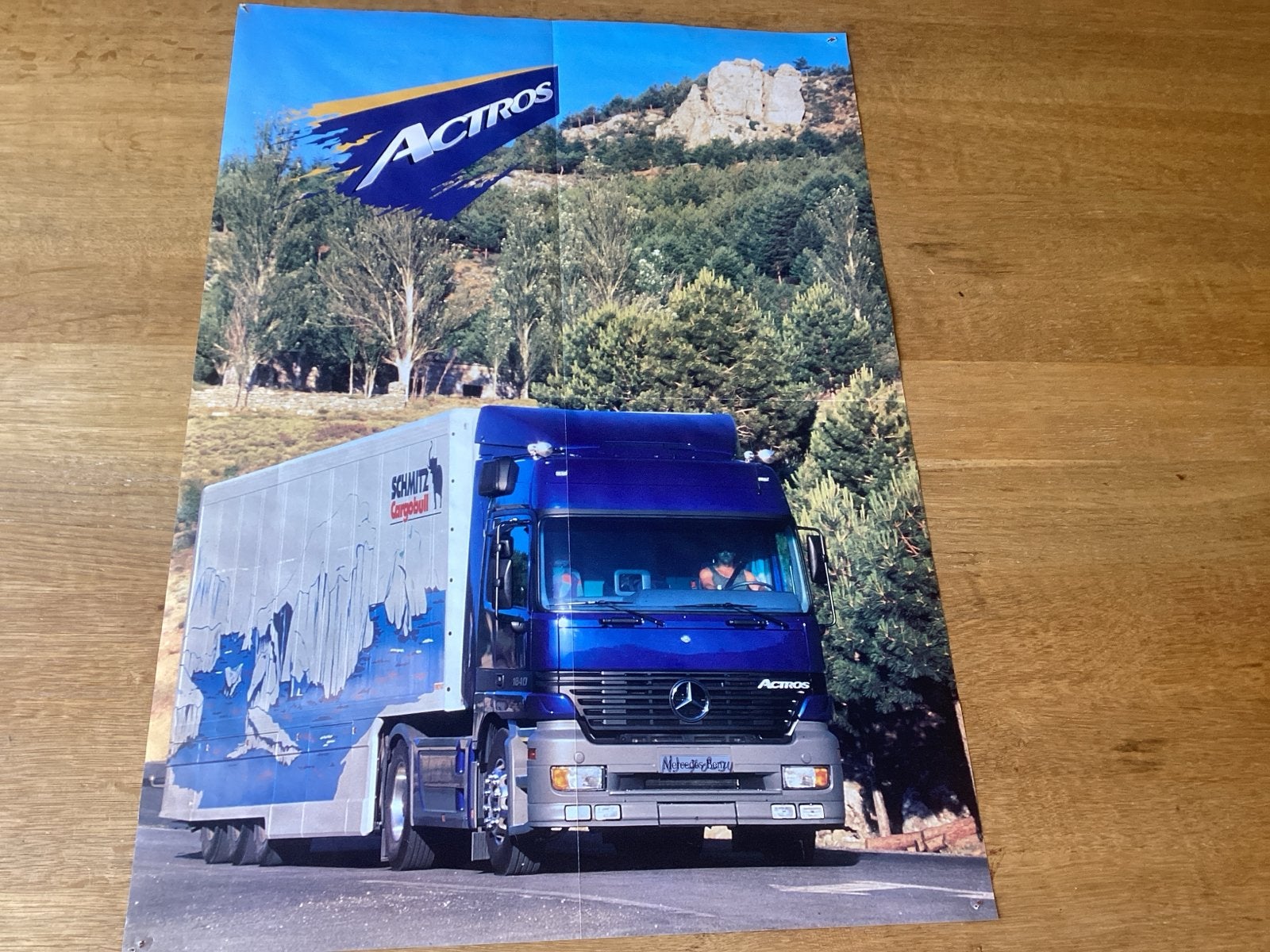 Mercedes-Benz Actros Schmitz Cargobull poster 42 x 60, Ophalen of Verzenden, Gelezen, Mercedes