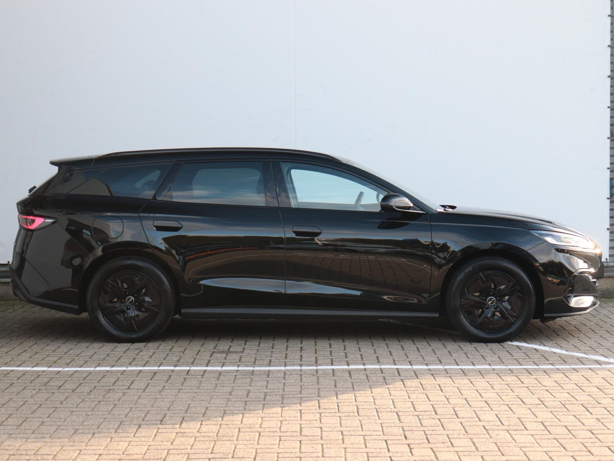 BYD SEAL 6 Touring 1.5 DM-i Boost | Demovoordeel! | Black st, 4 cilinders, Zwart, Seal, Hybride Elektrisch/Benzine