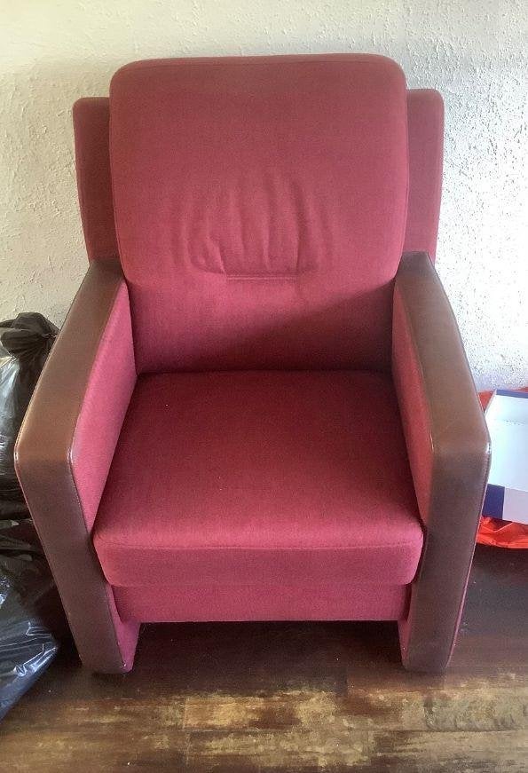 Gratis op te halen: fijne rode fauteuil // stoel, Huis en Inrichting, Ophalen, Gebruikt, 75 tot 100 cm, 50 tot 75 cm