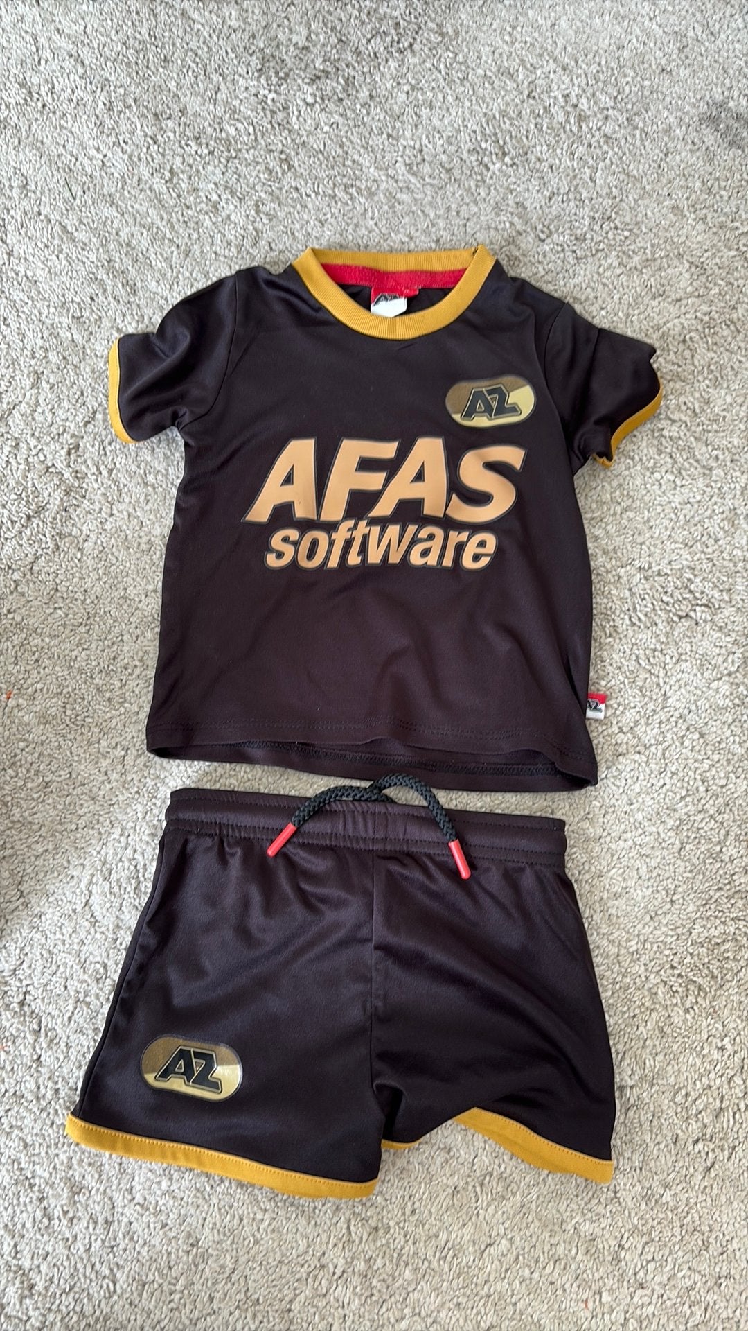 AZ voetbaltenue baby/ peuter / kids maat 74/80, Ophalen of Verzenden, Zo goed als nieuw, Jongetje of Meisje, Nacht- of Onderkleding