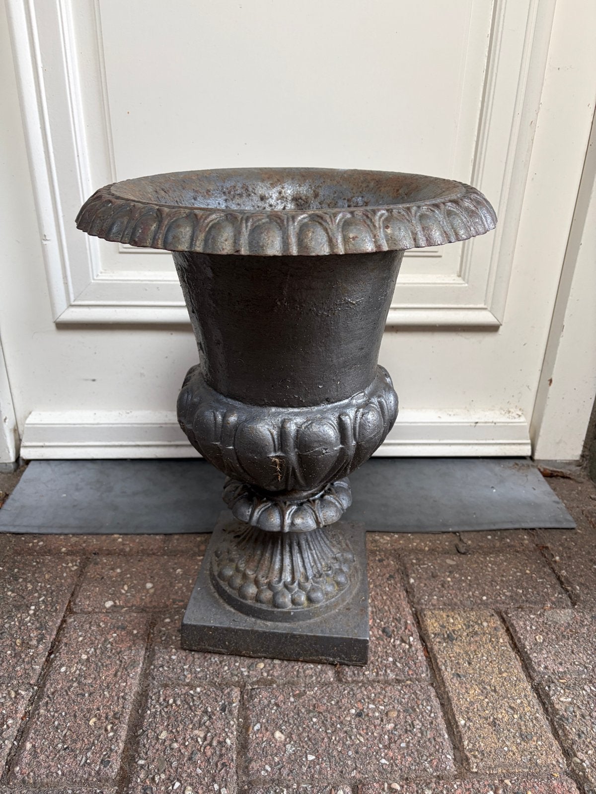 Gietijzeren Franse bloempot - 50 cm hoog, Ophalen of Verzenden