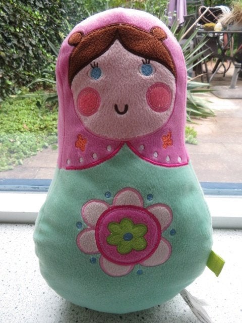 Babuschka Matruschka kussen pop merk Nino & Ideas ca 40 cm, Overige typen, Ophalen of Verzenden, Zo goed als nieuw, Middelgroot (20 tot 80 cm)