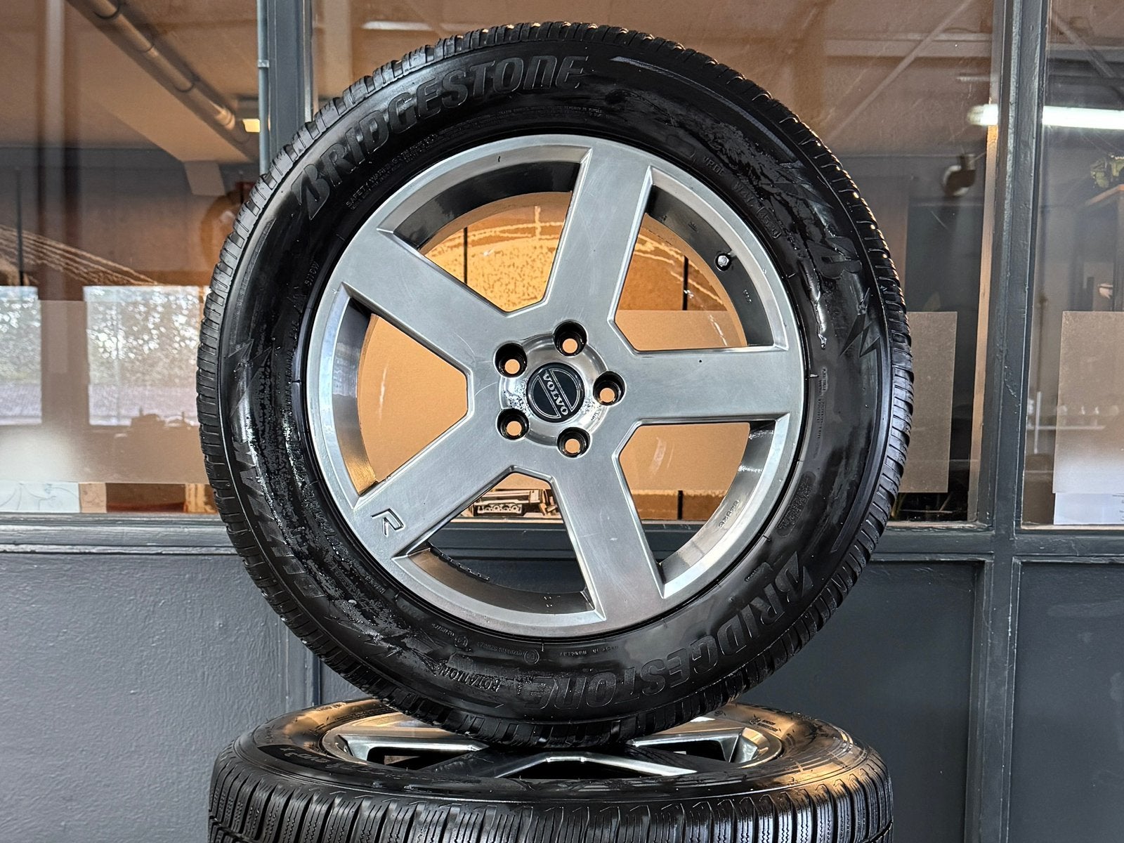 Volvo XC60 18 inch velgen winterbanden Bridgestone, Ophalen, 18 inch, Gebruikt, Banden en Velgen