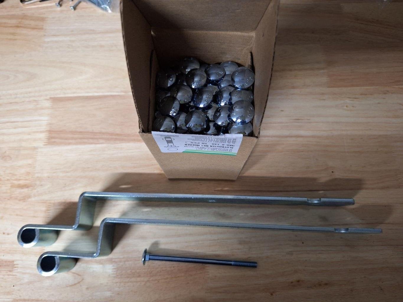 Twee duimheng met bocht en slotbouten, Ophalen of Verzenden, Nieuw, 100 tot 250 mm