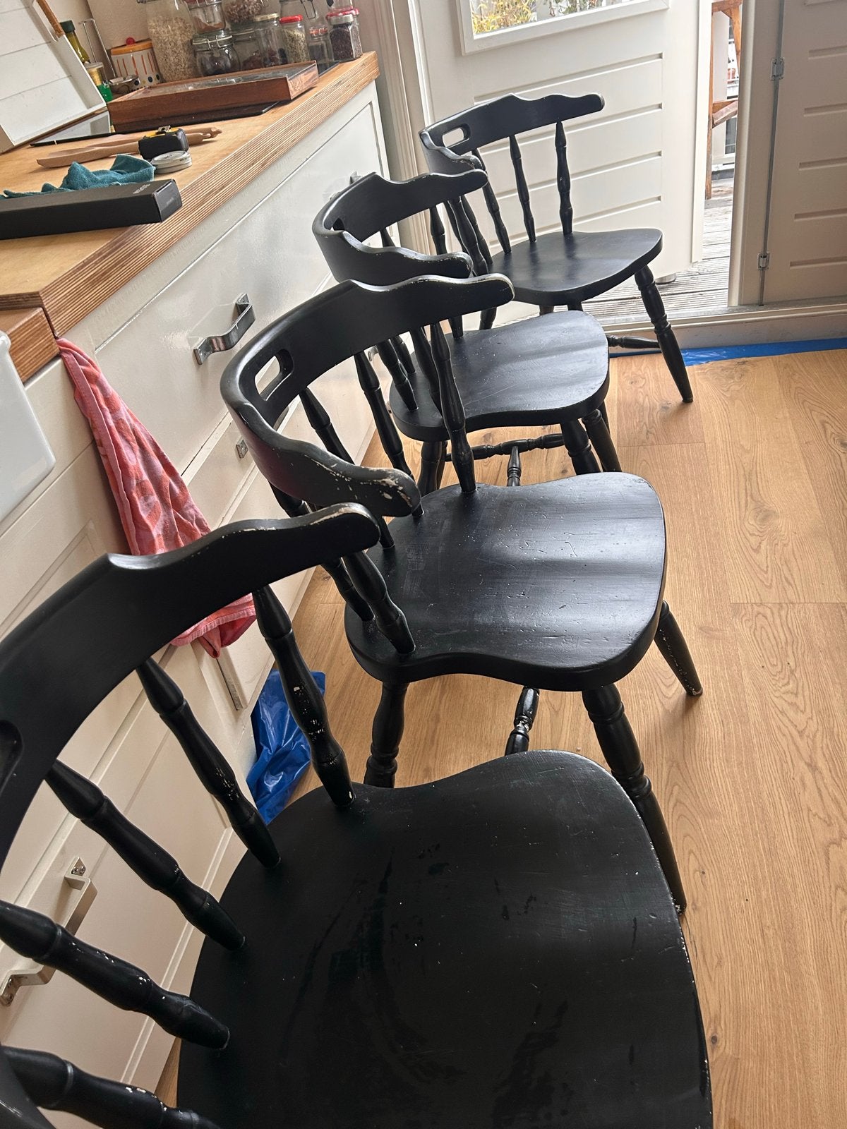 4 zwarte stoelen - opknap/klusproject, Ophalen, Gebruikt, Zwart, Vier