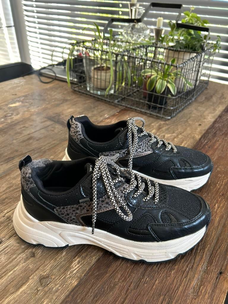 Sneakers, posh by poelman, Zwart, Ophalen of Verzenden, Sneakers of Gympen, Zo goed als nieuw