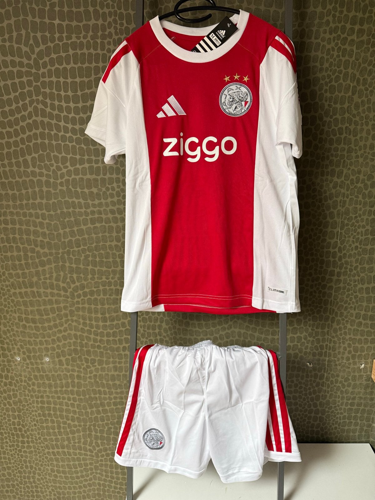 Ajax tenue 2026/2027 met sokken - Maat S, Maat S, Ophalen of Verzenden, Nieuw, Set
