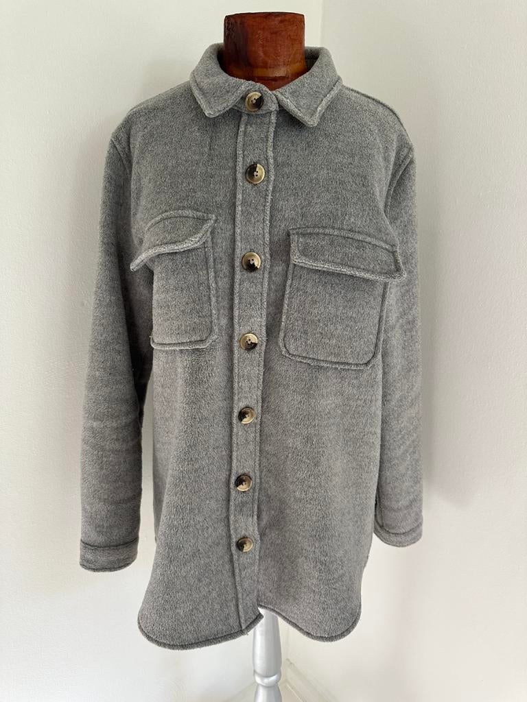 Grijs Object shacket doorknoop vest in maat 36, Kleding | Dames, Truien en Vesten, Ophalen of Verzenden, Zo goed als nieuw, Maat 38/40 (M)