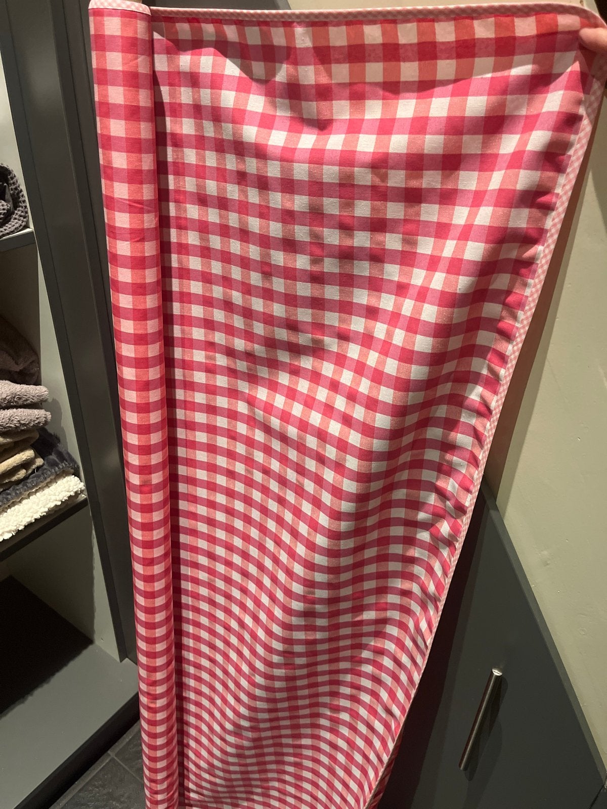 Tafelzeil rood/wit geruit, ongeveer 3 meter, zgan, Ophalen, Zo goed als nieuw, Meerkleurig, Tafelzeil