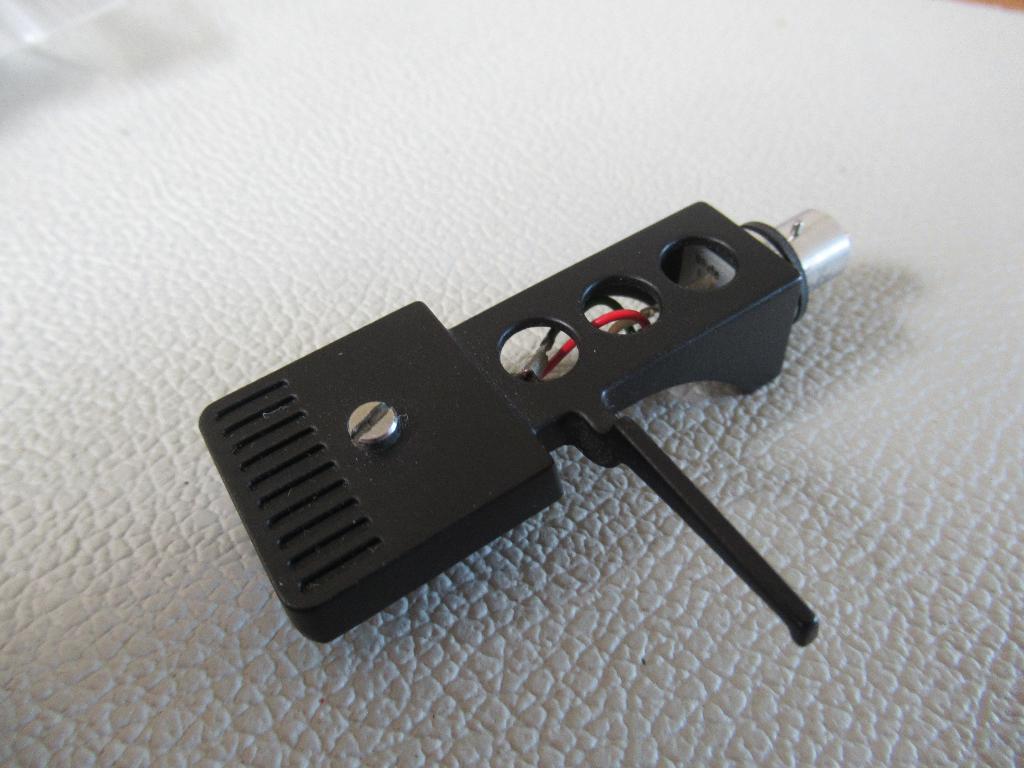 Zeer nette Technichs Headshell SH98 compleet genuine, NVT, NVT, Ophalen of Verzenden, Zo goed als nieuw