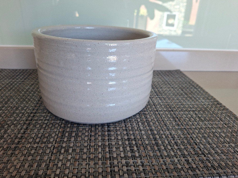 grijze bloempot, ideaal voor binnen of op het balkon, Balkon, Rond, Ophalen of Verzenden, Aardewerk