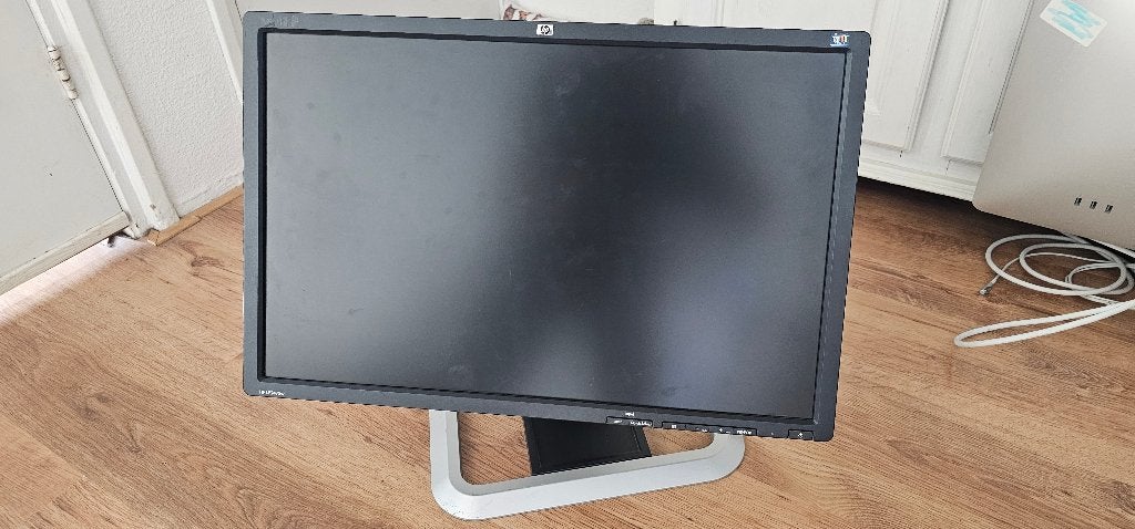 Een stevige en betrouwbare HP LP2475w 24-inch LCD-monitor, Computers en Software, Monitoren, Gebruikt, Kantelbaar, HDMI, Full HD