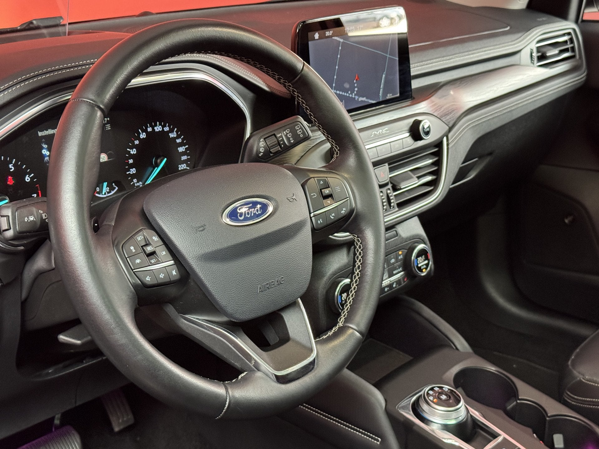 Ford FOCUS Wagon 1.5 EcoBoost Vignale | HUD | Trekhaak | Pan, Auto's, 1345 kg, 150 pk, Automatische klimaatregeling, Wit