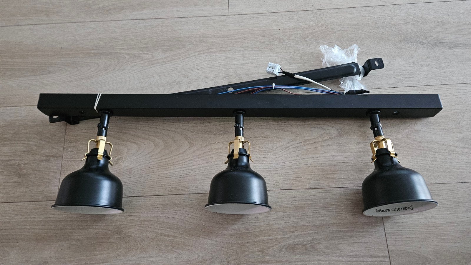 Ikea plafondlamp zwart plafondrail drie lampen Ranarp, Ophalen, Zwart, Gebruikt