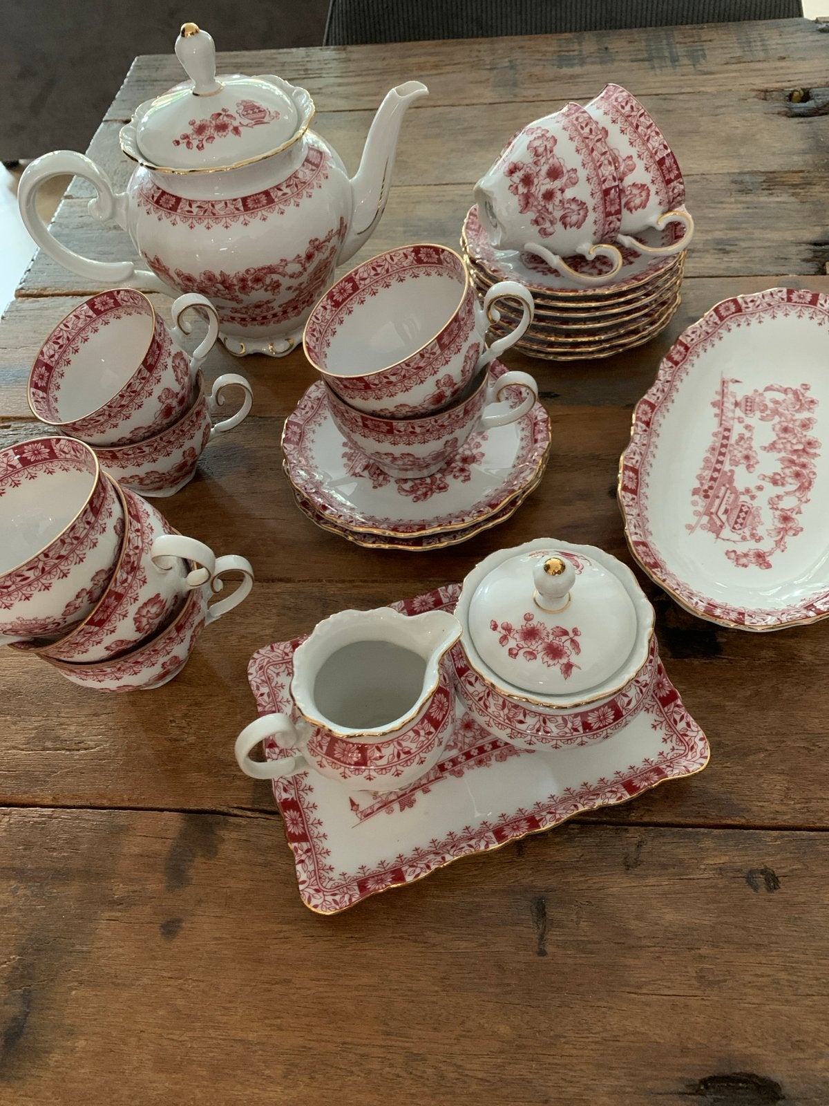 Klassiek rood-wit Theresia Red servies van Seltmann Weiden, Ophalen