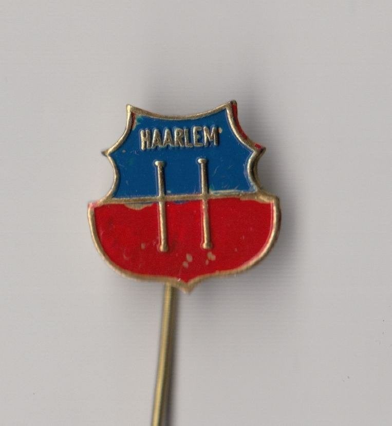 Voetbal Haarlem logo speldje, Verzamelen, Speldjes, Pins en Buttons, Gebruikt, Niet vindbaar, Niet vindbaar, Speldje of Pin