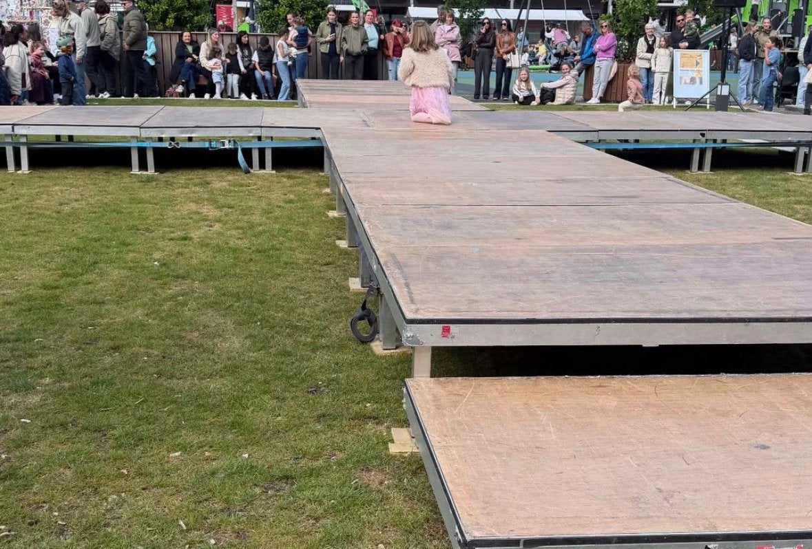 Podium delen 2x1, Ophalen, Gebruikt