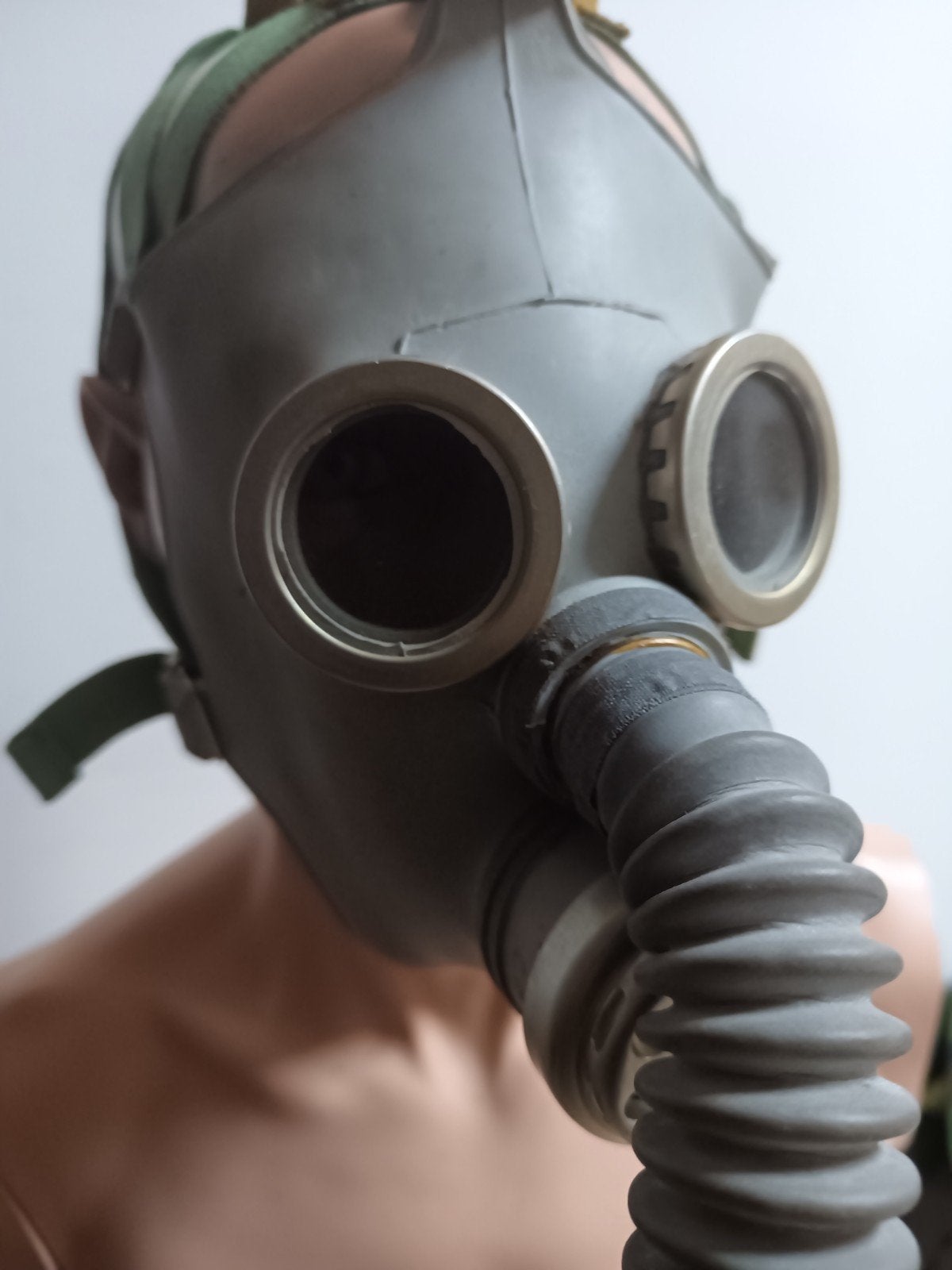 Vintage rubber masker gasmasker met Slang en Filter, Ophalen of Verzenden, Overige typen