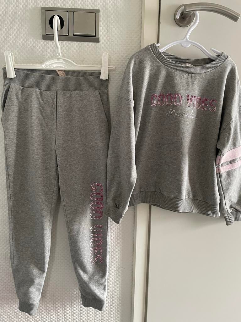 Monnalisa joggingpak met steentjes 7 jaar, Ophalen of Verzenden, Zo goed als nieuw, Meisje, Setje