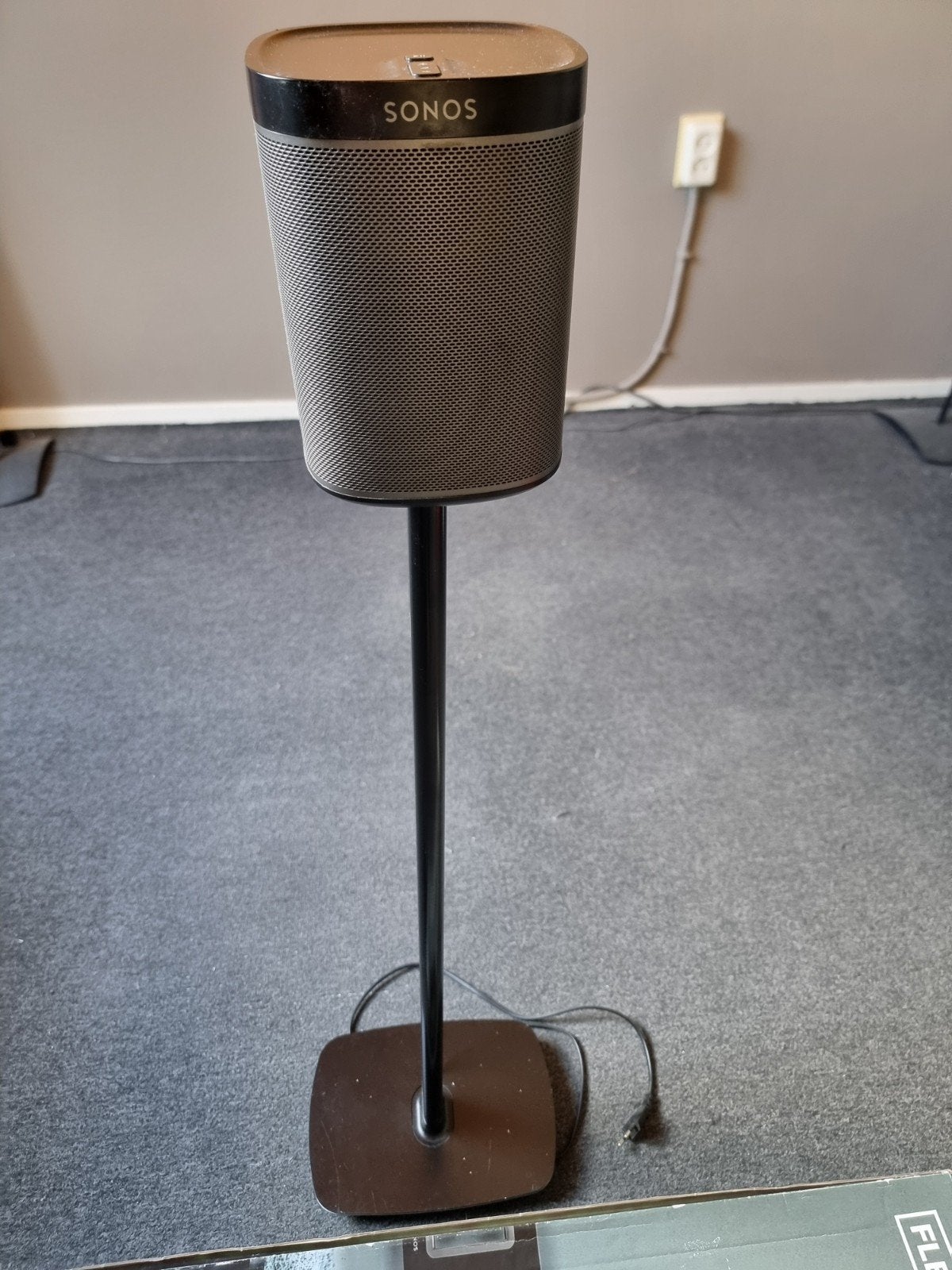 sonos one op standaard
