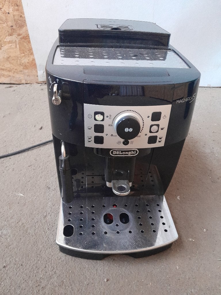koffiemachine delongi magnifica s kapot, Witgoed en Apparatuur, Koffiezetapparaten, Ophalen of Verzenden, Koffiemachine