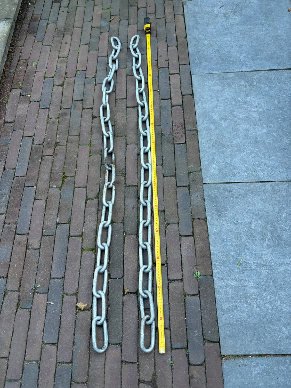 Twee stevige metalen kettingen - 1,5 meter lang, Ophalen of Verzenden, Gebruikt
