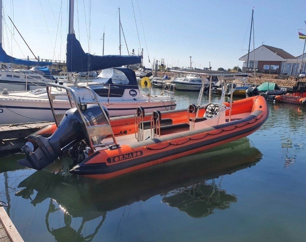 Tornado RIB 8.50 met 300F Yamaha Fourstroke., Watersport en Boten, Ophalen, Yamaha, Zo goed als nieuw, 300 pk
