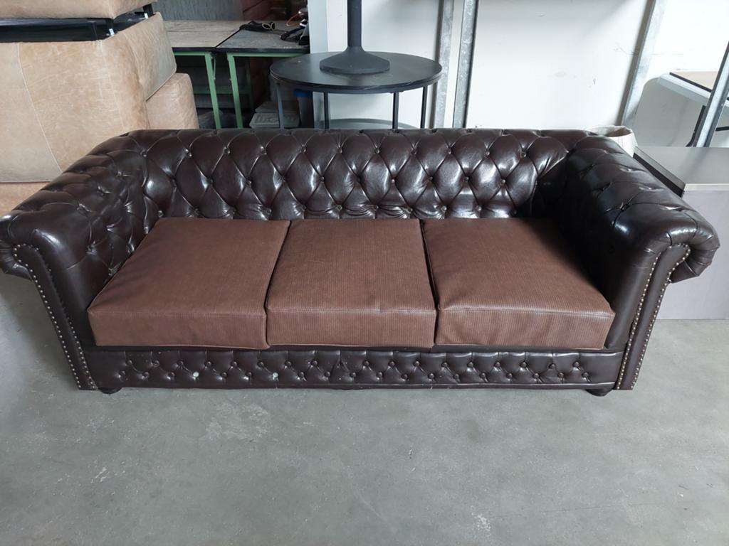 Chesterfield bank, donkerbruin, 210 cm, nieuwe zitkussens, Ophalen, Gebruikt, Chesterfield, Driepersoons