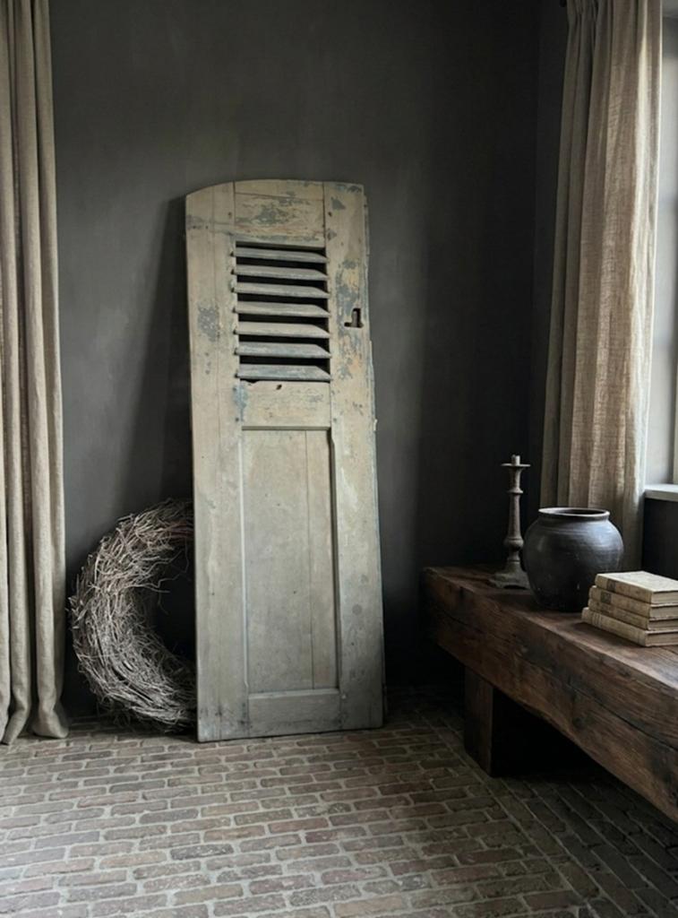 Stoer, sober vergrijsd luik - 160x55 cm, Ophalen