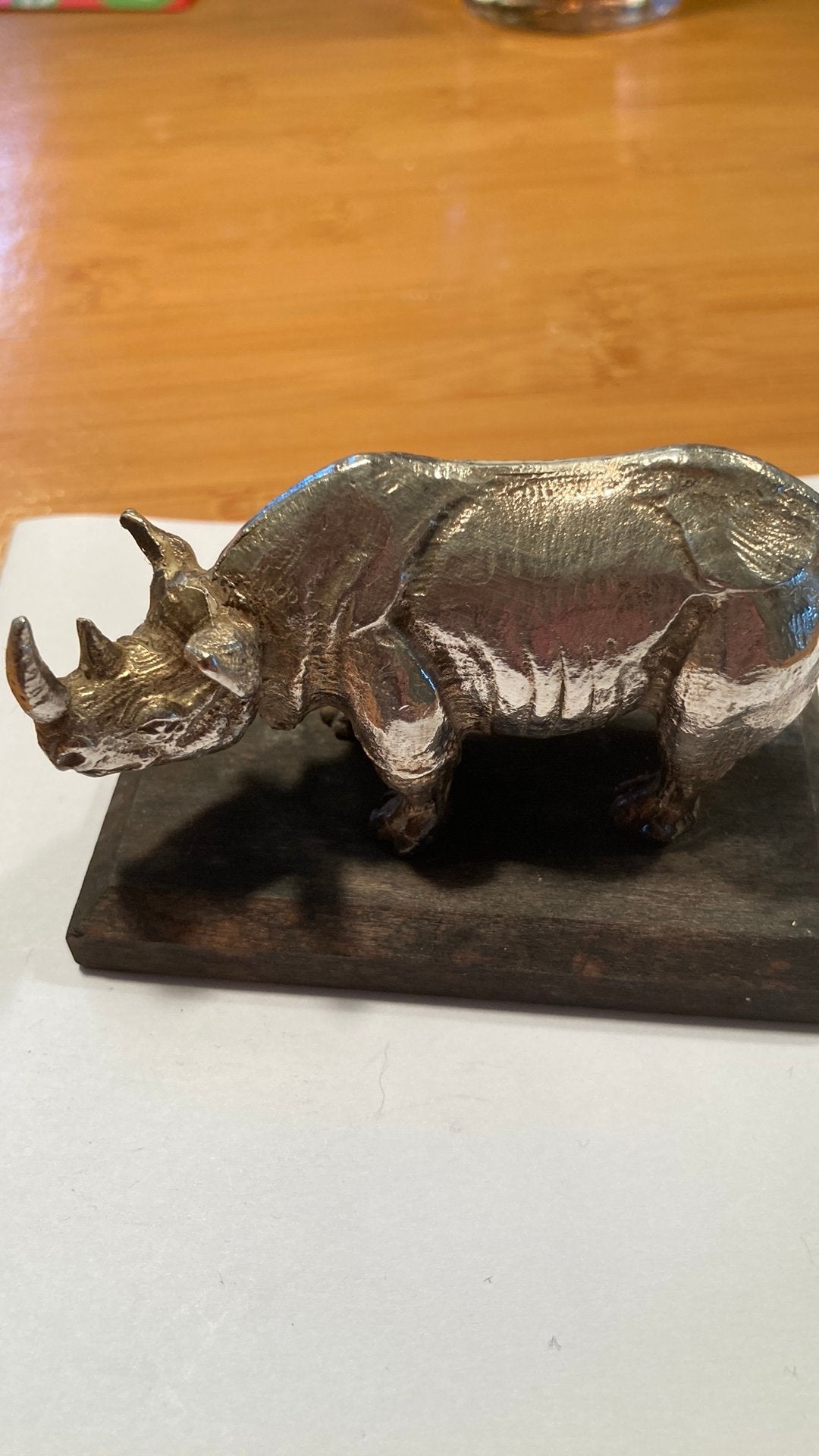 Verzilverd Neushoorn Beeldje - Wereld Natuur Fonds, Ophalen of Verzenden, Zo goed als nieuw, Wild dier, Beeldje of Figuurtje