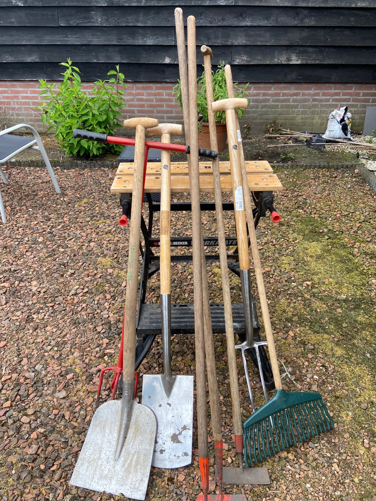 Diverse tuingereedschap set: schoppen, harken, bezem, Ophalen, Gebruikt, Bezem