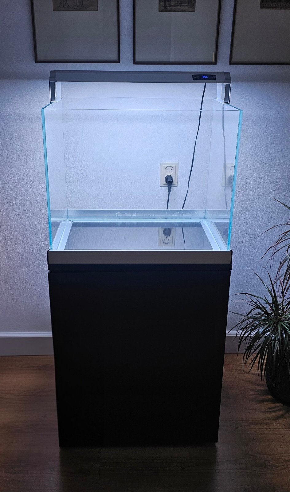 Aquarium met meubel, verlichting en toebehoren, Ophalen, Zo goed als nieuw, Leeg aquarium