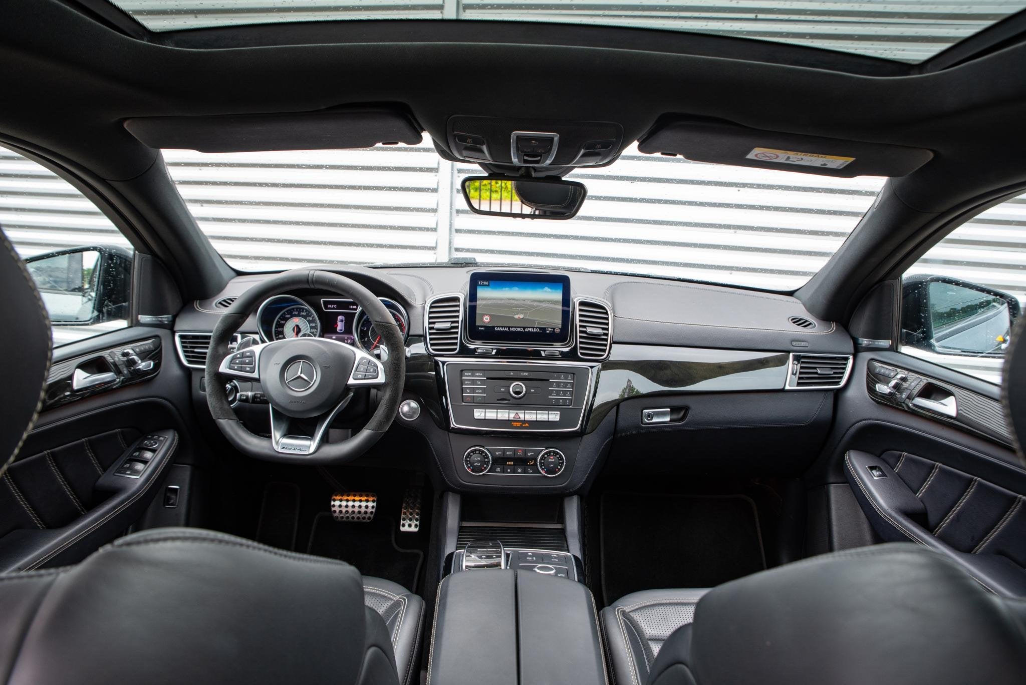 Mercedes-Benz GLE-klasse Coupé AMG 63 4MATIC Panoramadak Ke, Auto's, Mercedes-Benz, Automaat, 5461 cc, Parkeerassistent, Gebruikt