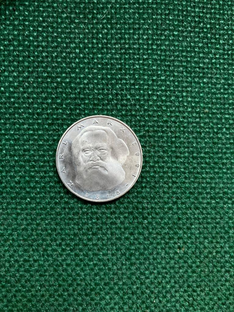 Duitse 5 Mark munt Karl Marx 1983, Postzegels en Munten, Ophalen of Verzenden, Duitsland, Losse munt