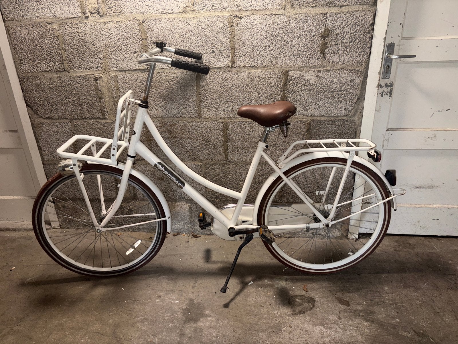 Witte damesfiets (26 inch) met voordrager, Fietsen en Brommers, Terugtraprem, Ophalen, Overige merken, Gebruikt