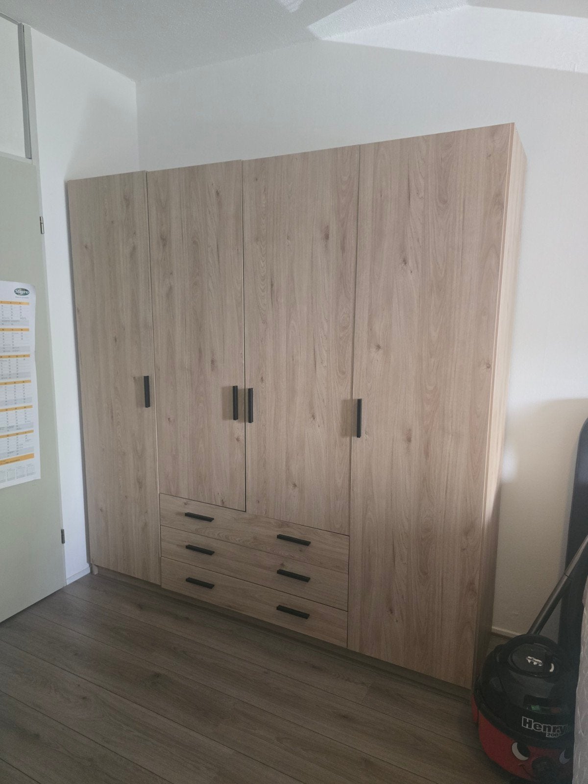 Leen Bakker Sprint 4-deurs kledingkast - eikenkleur, 150 tot 200 cm, Nieuw, Modern, 150 tot 200 cm