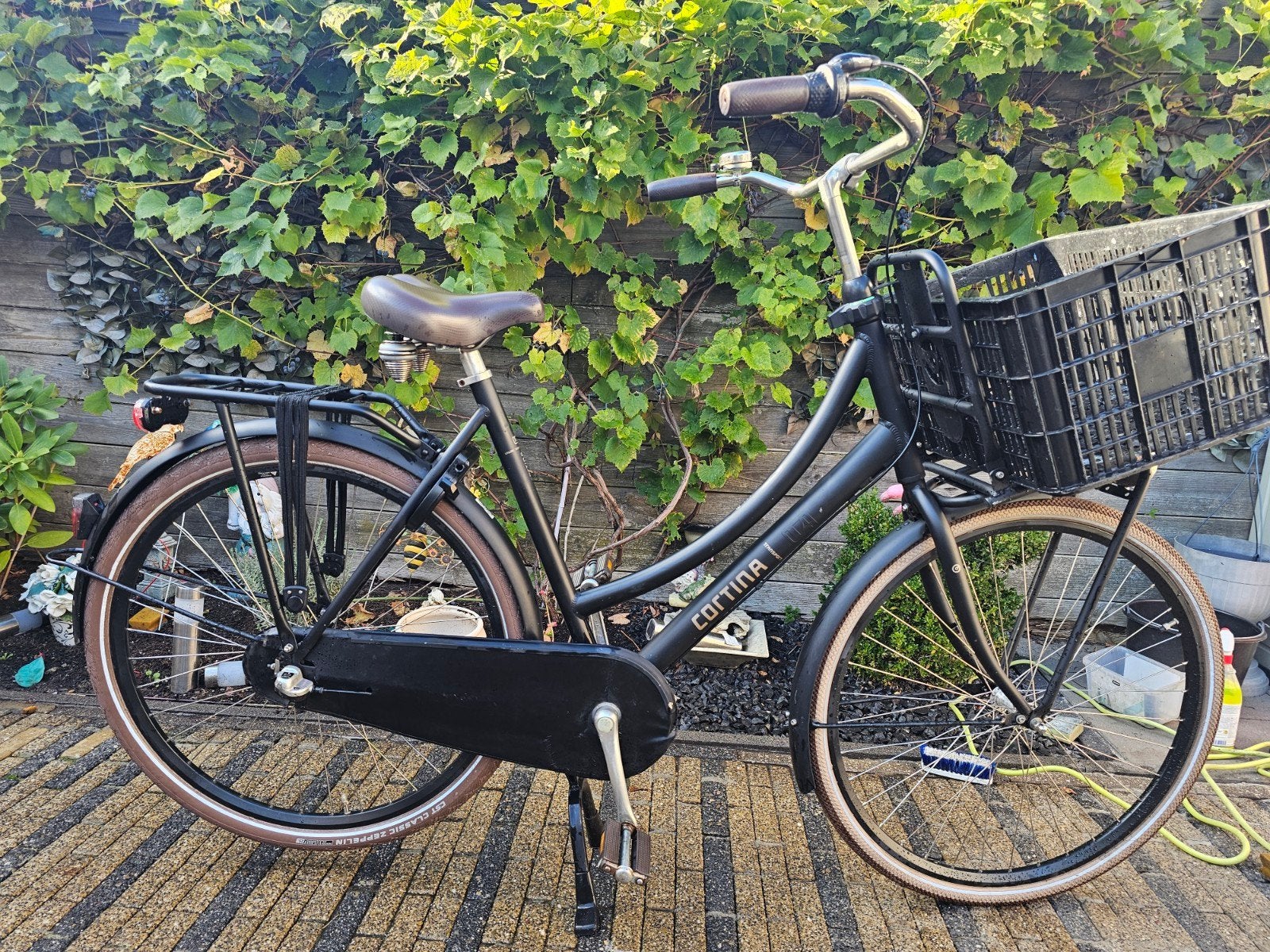 Damesfiets Cortina U4 28 inch 3 versnellingen, Versnellingen, 56 cm of meer, Zo goed als nieuw, Ophalen