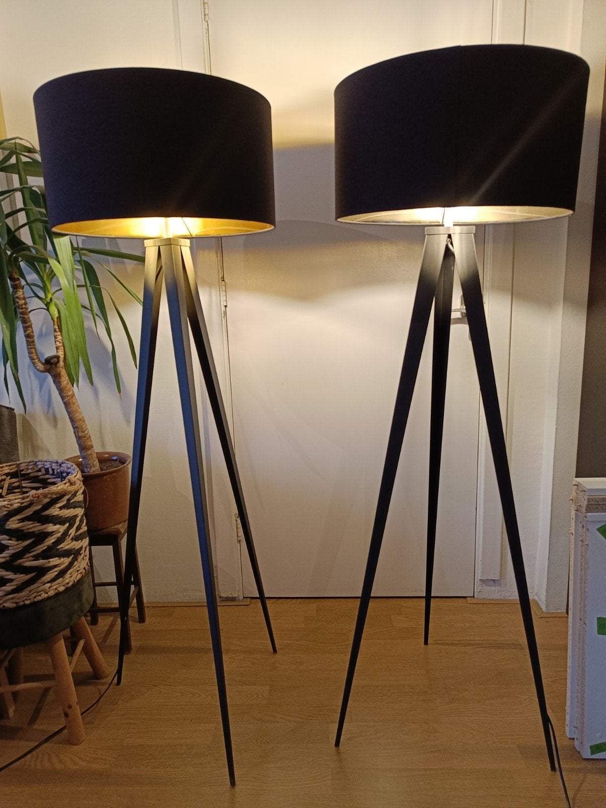 Set van 2 Lindby stalampen met zwarte kap driepoot, dimbaar!, Ophalen, E27 (groot), Zo goed als nieuw, Metaal