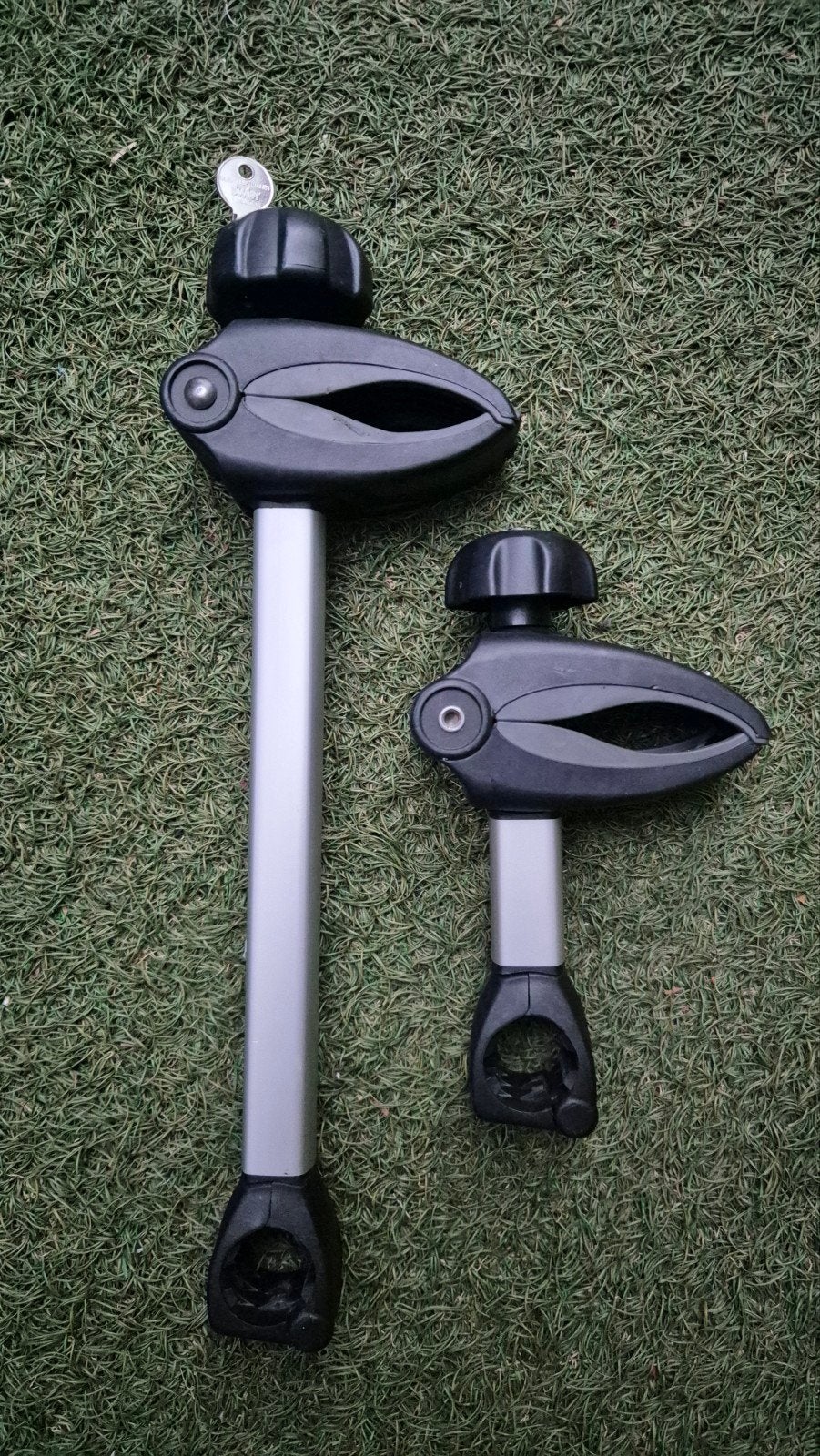 Thule frameklemmen / fietsklemmen type 1 & 2.5, Auto diversen, Fietsendragers, Ophalen of Verzenden, Zo goed als nieuw, 2 fietsen